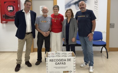 ENTREGA SOLIDARIA DE GAFAS – CLINICA OPTOMETRICA UV